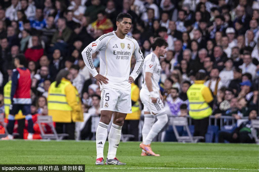 西甲-加西亚卡雷拉斯染红米利唐伤退 9人皇马0-2塞尔塔