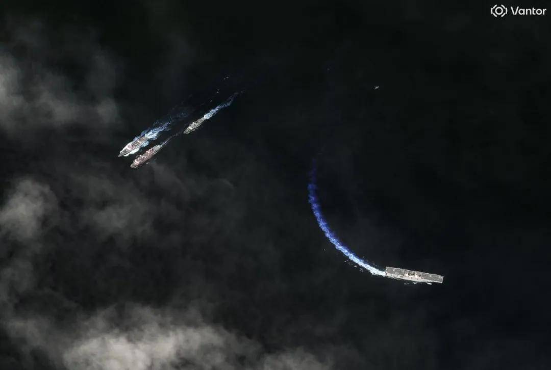 中国海军<strong></p>
<p>第一创业股票</strong>!南下!中国075“海南”舰率大舰队路过菲律宾海