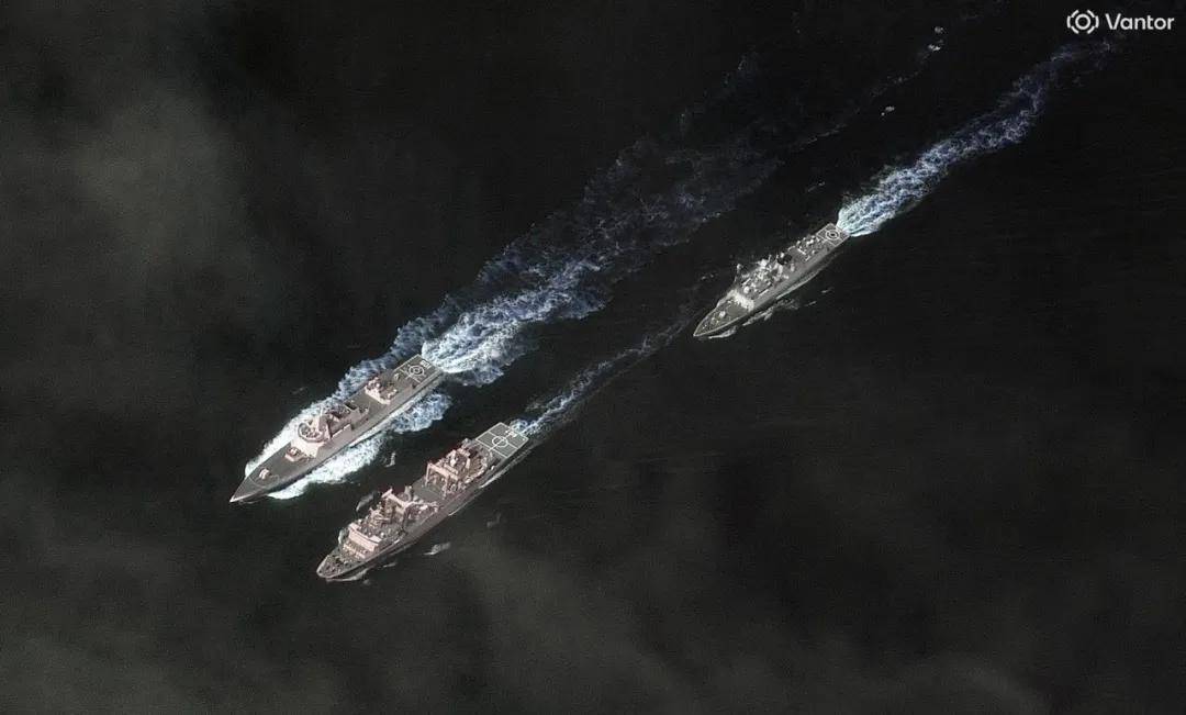 中国海军<strong></p>
<p>第一创业股票</strong>!南下!中国075“海南”舰率大舰队路过菲律宾海