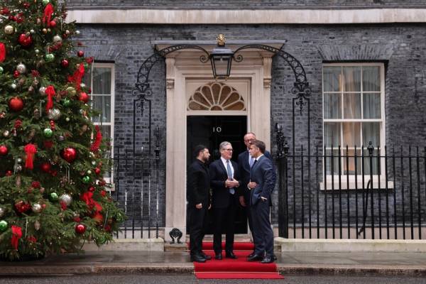 “特朗普只给了泽连斯基几天”来考虑和平协议