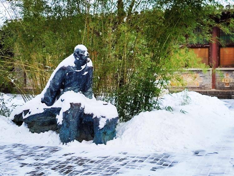 《红楼梦》是“悼明”之作<strong></p>
<p>紫光国微股票</strong>?曹学会:把曹雪芹看低了