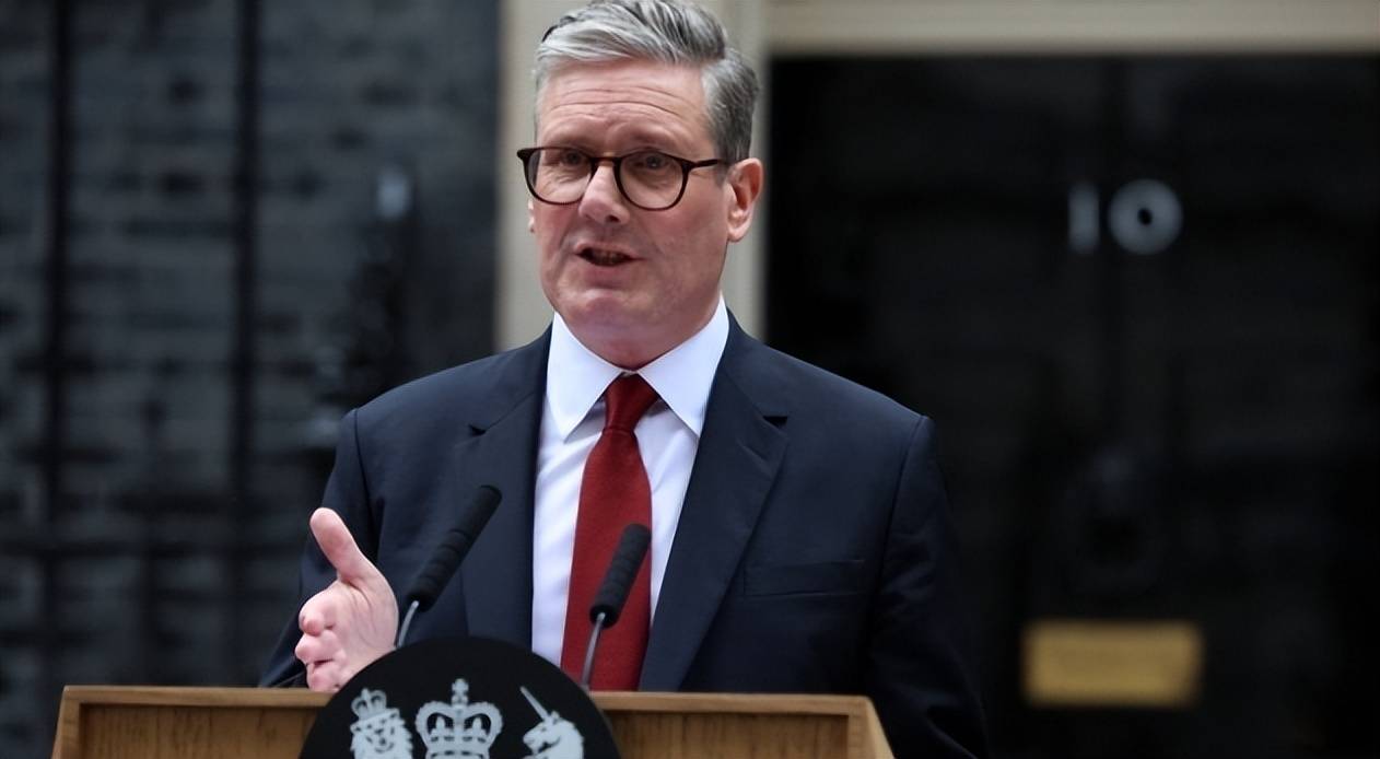 事情闹大了!俄军发射导弹<strong></p>
<p>紫光国微股票</strong>,乌克兰大坝被炸断,泽连斯基向美欧求助,特朗普直接把话说透