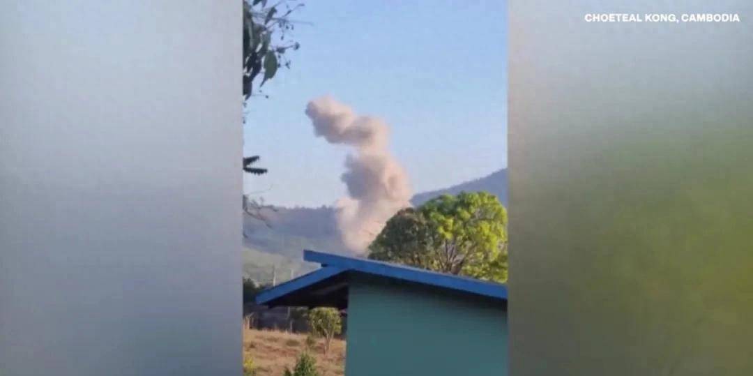 柬埔寨出动PHL-03型300毫米远火<strong></p>
<p>海南航空股票</strong>，3发火箭弹准确命中泰军据点？