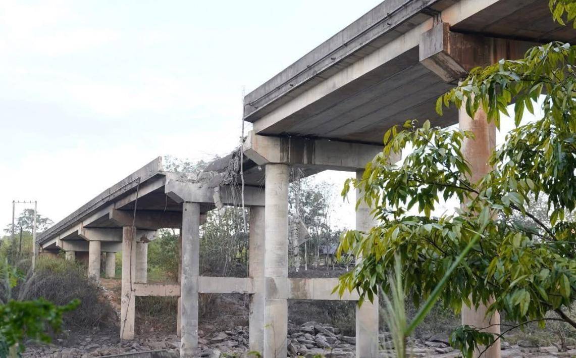 炸大桥<strong></p>
<p>海南航空股票</strong>，炸赌场，F-16突防红旗12，泰国拒绝停火，跟特朗普唱反调