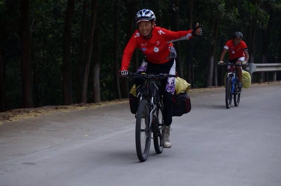 71岁奶奶获健美比赛冠军：被儿媳夸偶像<strong></p>
<p>阿里股票</strong>，无视“老了就在家等死”的言论