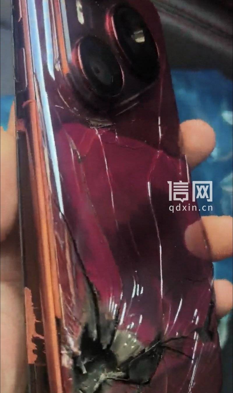 华为新手机充电时电池爆了 售后凭照片认定“外力所致”拒保 消费者：难道我买的是摔炮<strong></p>
<p>阿里股票</strong>？