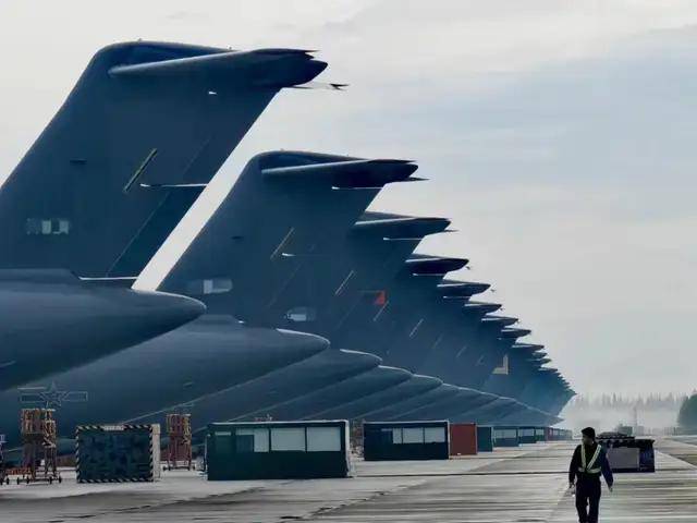 新款中型运输机运-30成功首飞<strong></p>
<p>阿里股票</strong>，网友：要搞AC-130那样的炮艇机？