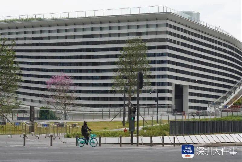 已撤下！深圳网红地标火速拆除争议招牌<strong></p>
<p>中国卫通股票</strong>，曾连夜发公开信