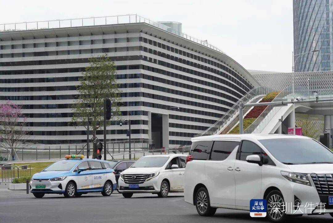 已撤下！深圳网红地标火速拆除争议招牌<strong></p>
<p>中国卫通股票</strong>，曾连夜发公开信