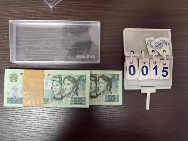 1万多张2元面值人民币被拍卖<strong></p>
<p>中石油股票</strong>，最终以83.16万元成交！