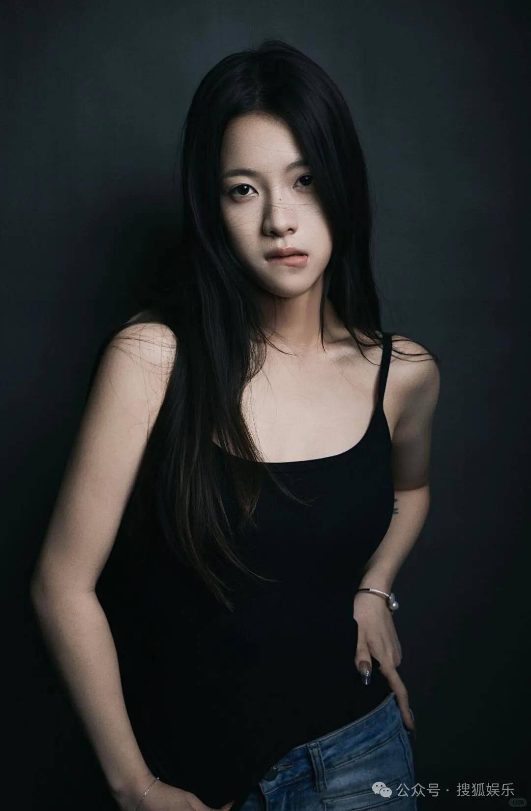 刚开年又曝一对相差15岁的恋情？他这一周两段绯闻真是连环暴击啊<strong></p>
<p>有研新材股票</strong>！