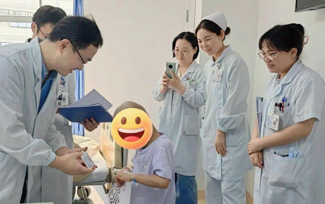 “感觉天塌了”！深圳女孩5岁患癌<strong></p>
<p>葫芦娃股票</strong>，爸妈决定：为她冻存卵巢组织